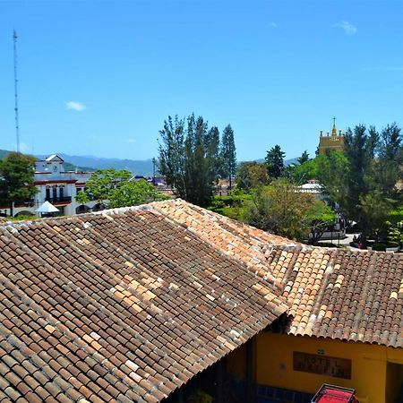 Hotel Delfin Comitan 外观 照片